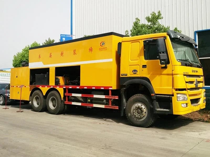 CLW HOWO Slurry Seal Truck
