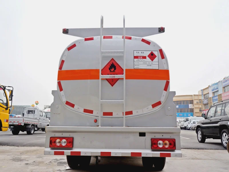Chengli mobile fueling truck — manufacturer photograph 3
