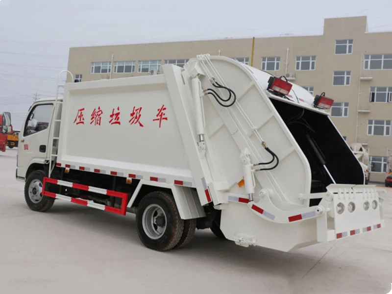 Dongfeng 4×2 garbage compactor — manufacturer photograph 4