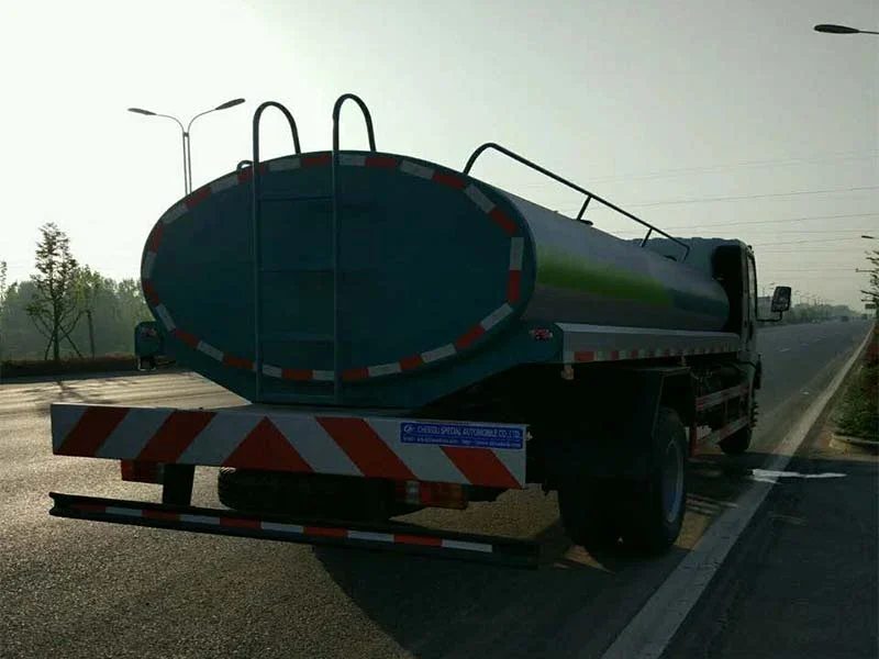 CLW Sinotruk Water Sprinkler Truck — reference view 3