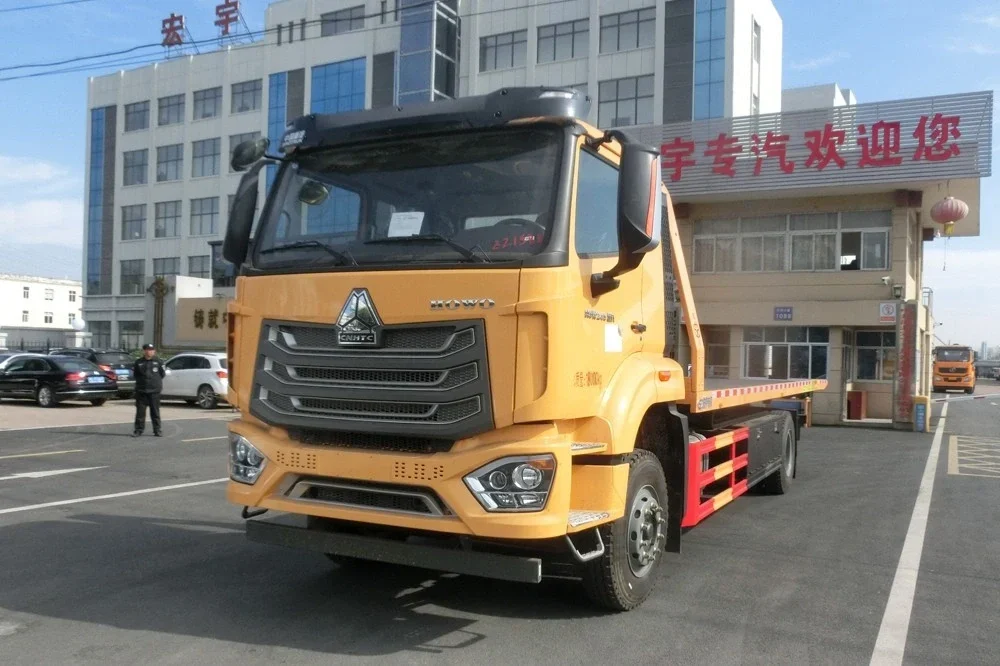 Hongyu HOWO Flatbed Recovery Truck — reference view 3