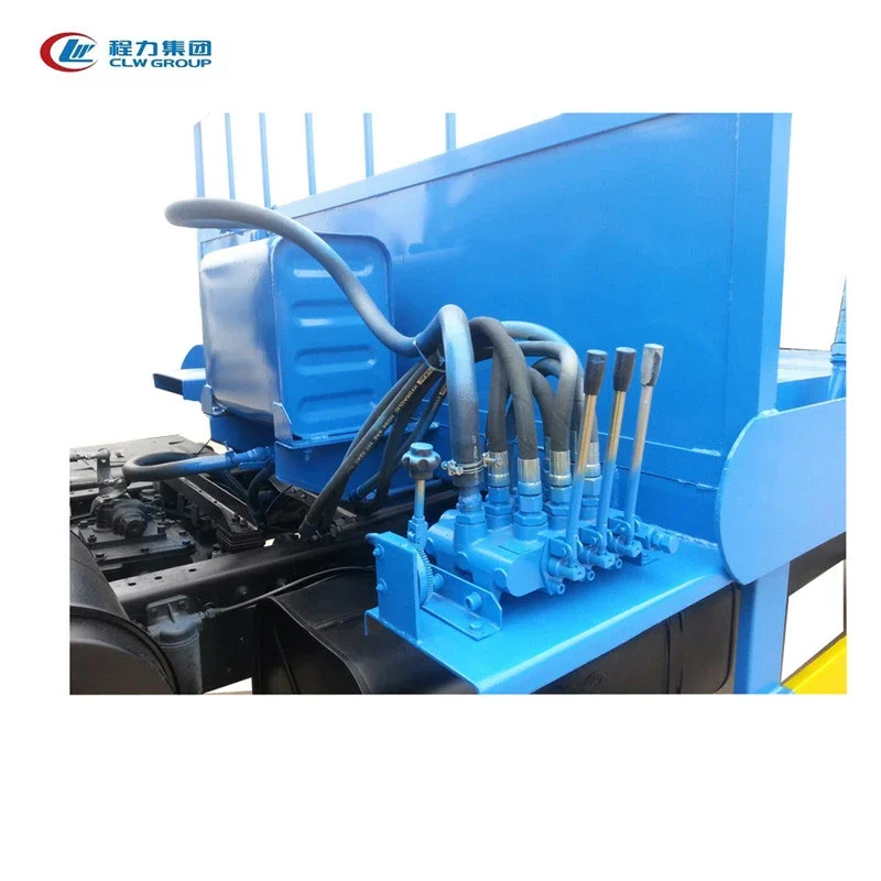 CLW Dongfeng 8 m³ Swing-Arm Collection Truck — reference view 4