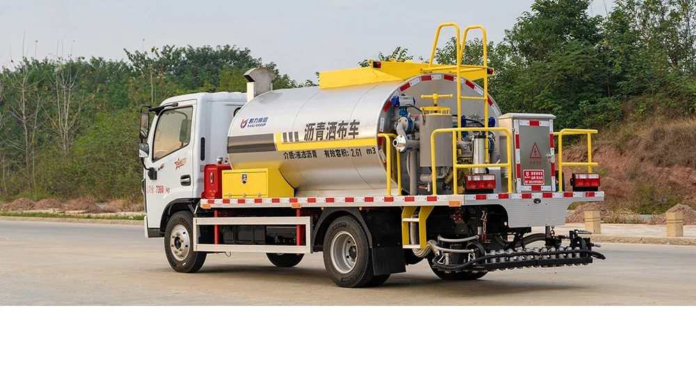 Kaili Dongfeng Asphalt Distributor — reference view 4