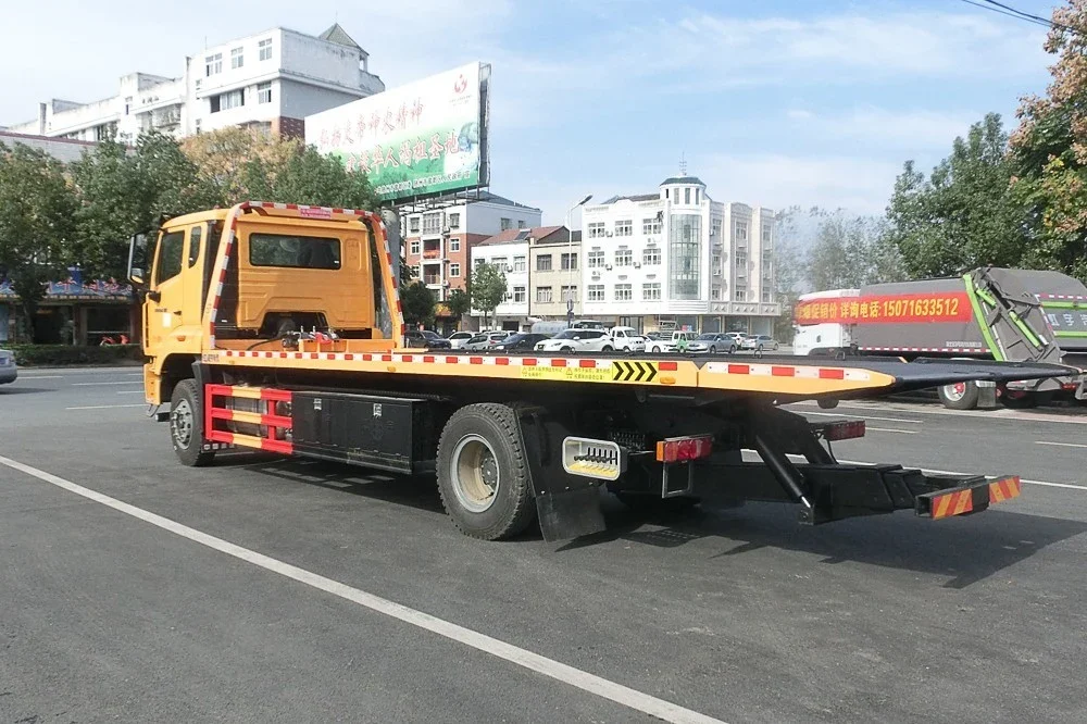 Hongyu HOWO Flatbed Recovery Truck — reference view 4