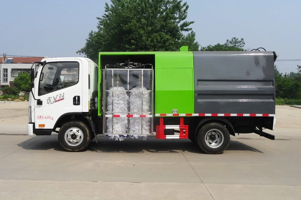 Hongyu FAW Guardrail Cleaning Truck — reference view 2