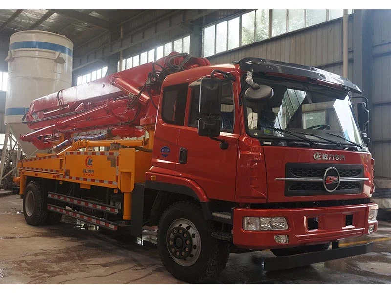 CLW Dongfeng 28 m Concrete Pump Truck — reference view 2