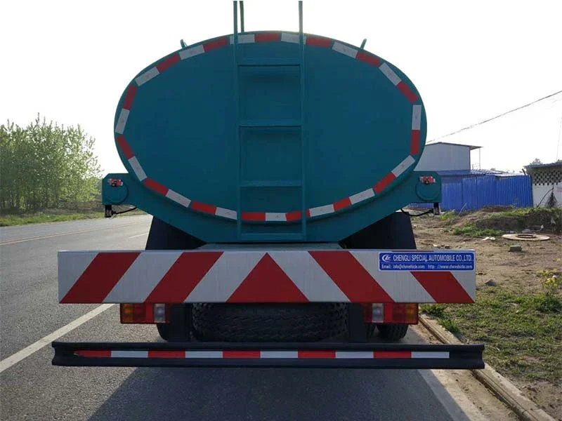 CLW Sinotruk Water Sprinkler Truck — reference view 4