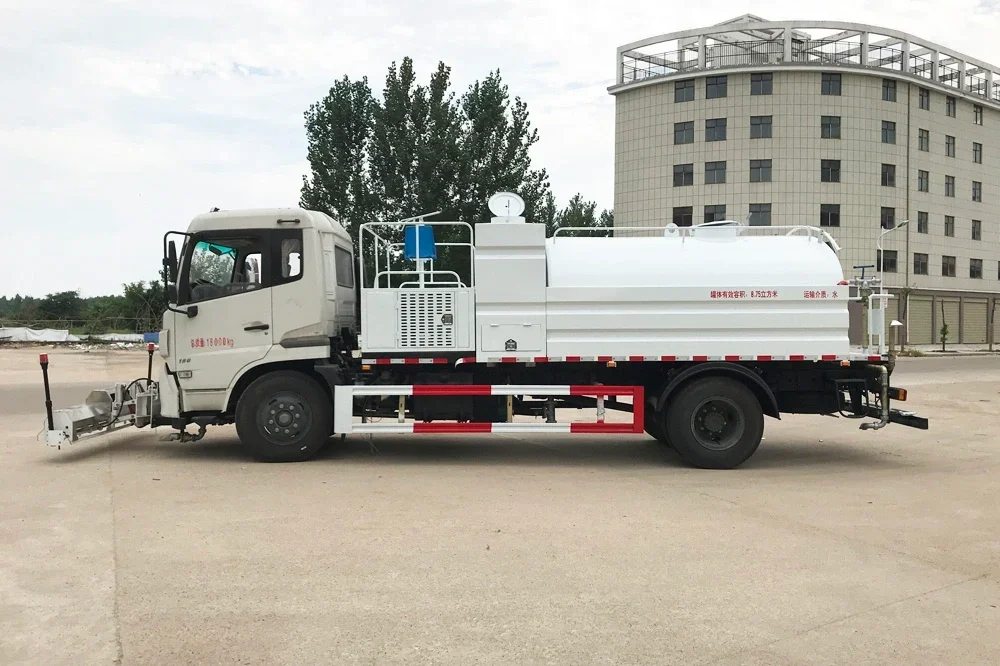 Hongyu Dongfeng Tianjin Road Cleaning Truck — reference view 2