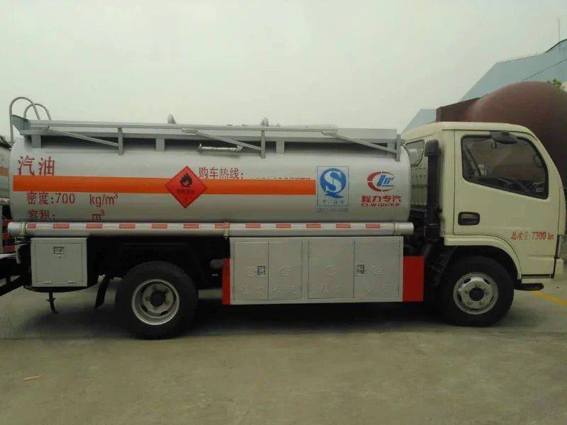 CLW Dongfeng 5 m³ Fuel Delivery Truck — reference view 4