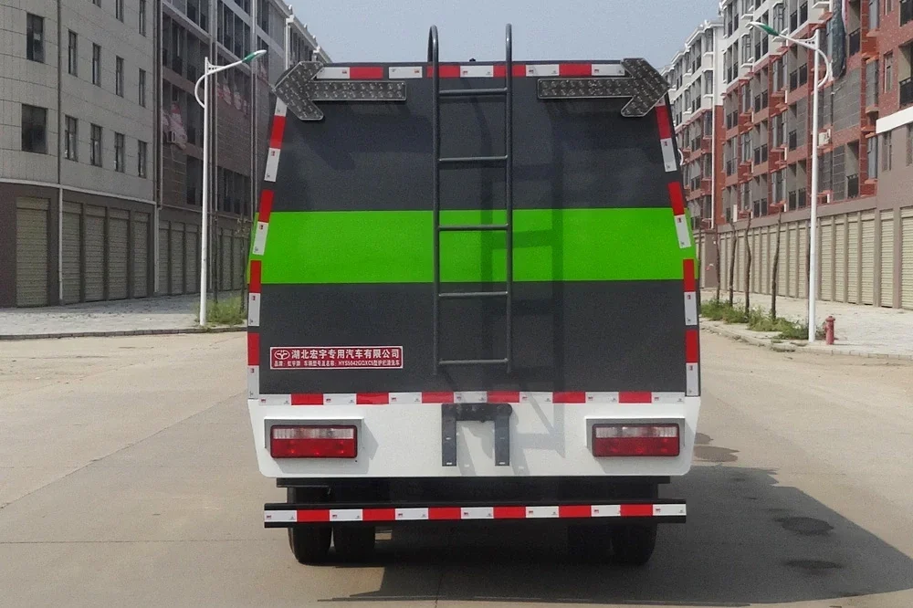 Hongyu FAW Guardrail Cleaning Truck — reference view 4