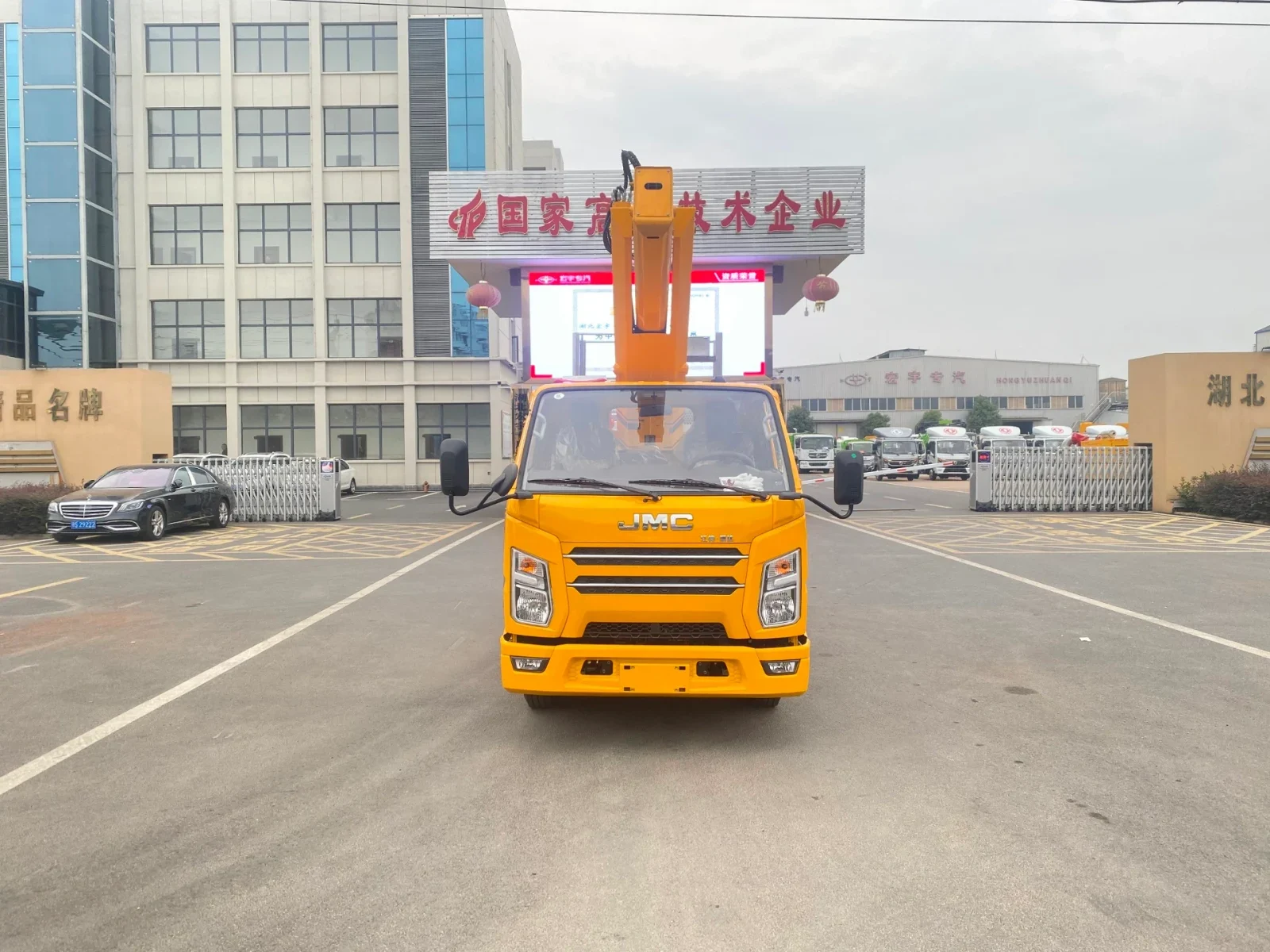Hongyu JMC 23 m Aerial Work Platform — reference view 3