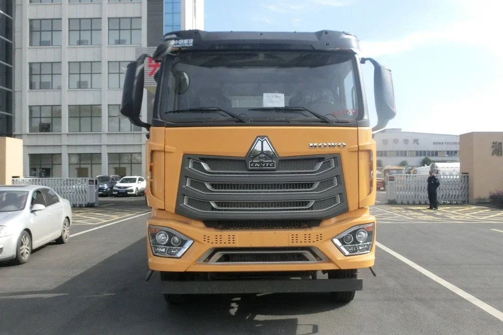Hongyu HOWO Flatbed Recovery Truck — reference view 2