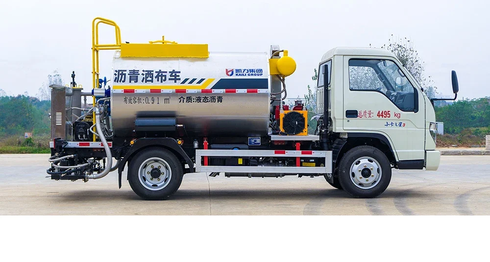 Kaili Foton 3 m³ Asphalt Distributor — reference view 3