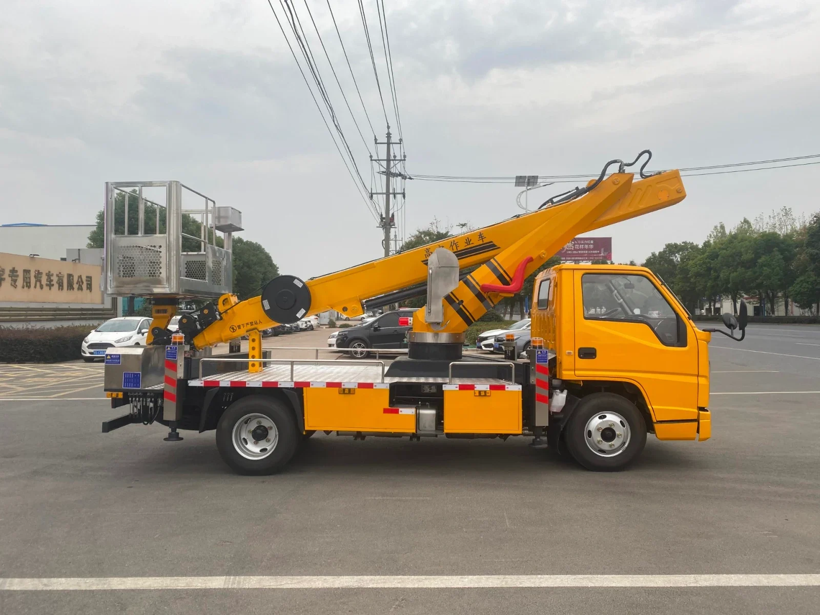 Hongyu JMC 23 m Aerial Work Platform — reference view 2