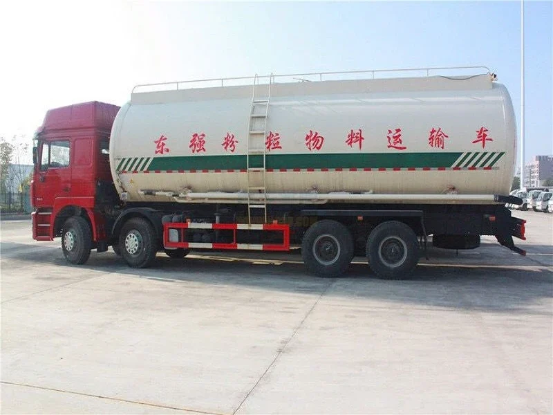 CLW HOWO 30 m³ Bulk Cement Truck — reference view 3